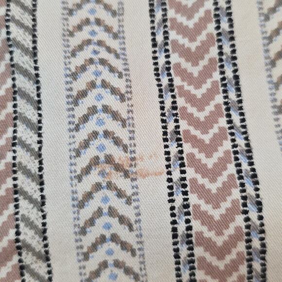 LOFT - Patterned Shorts. Size 8 - Picture 6 of 6